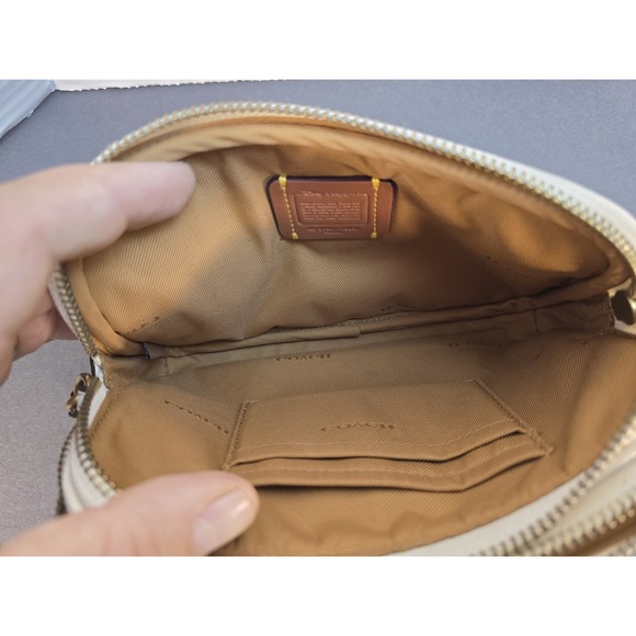 Coach x Disney Dalmatian Sadie Crossbody clutch‎ E1981-76831 - Picture 5 of 6